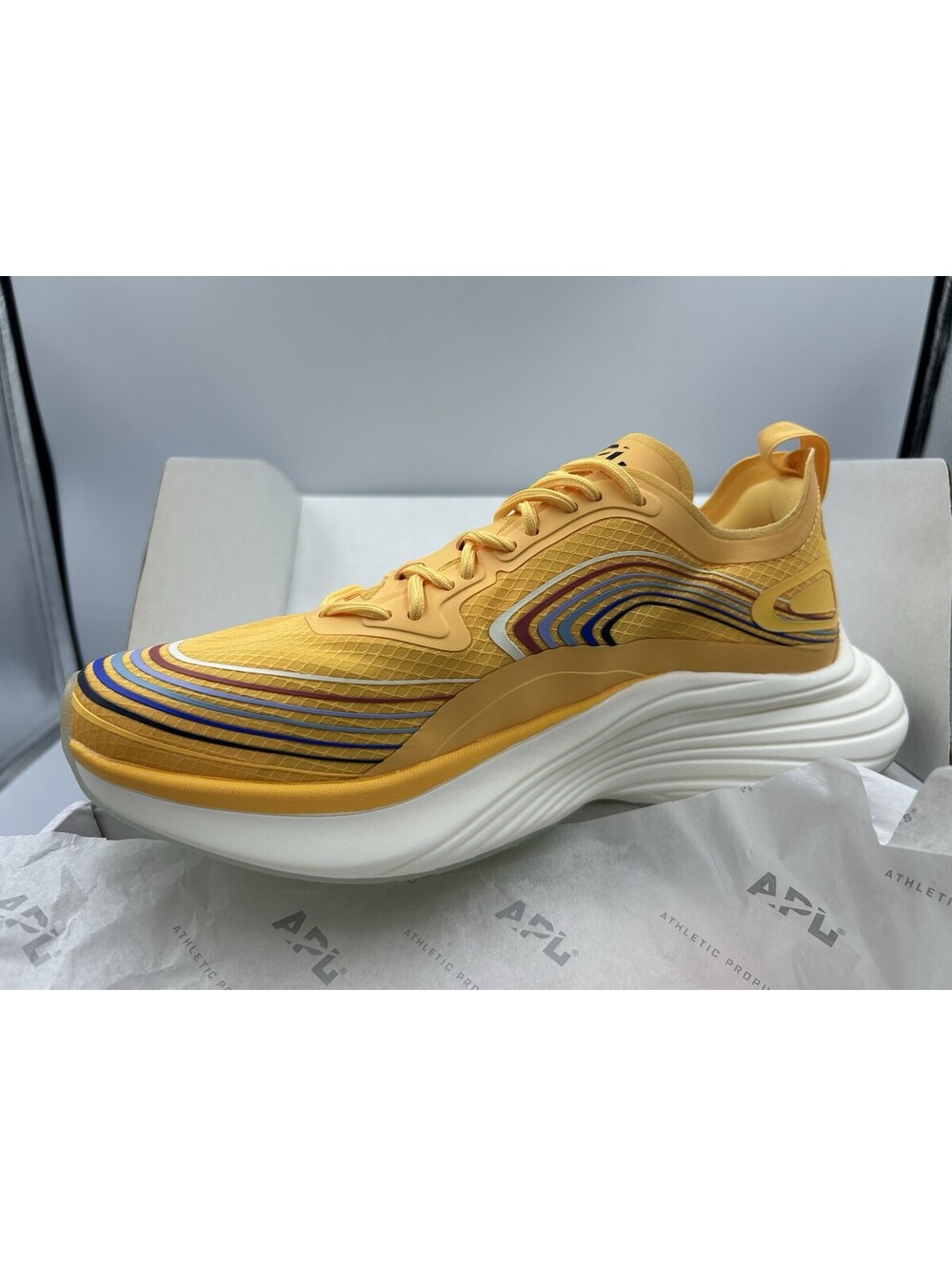 New In Box APL Streamline in Marigold Women’s Sneakers in Size 7 Running Shoes - Picture 2 of 7